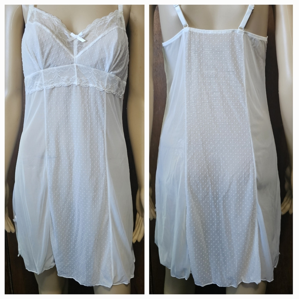 VTG Affinitas Intimates Gown Robe White Nylon Blend Size L Night Sleep Wear